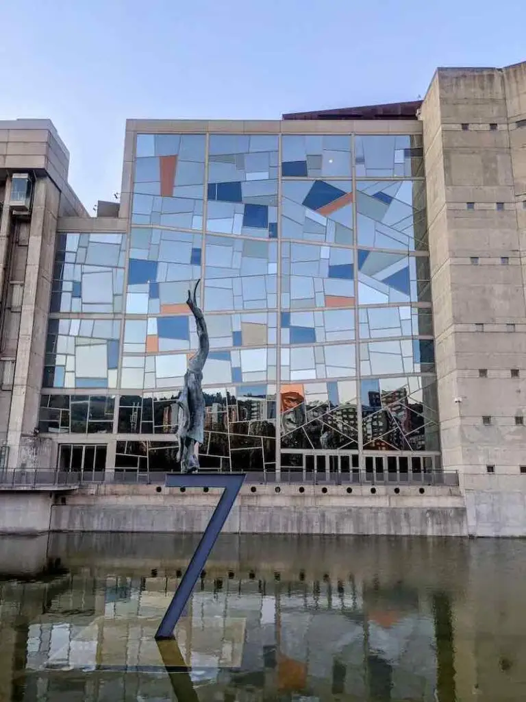 Salvador Dalí’s TERPSÍCORE reflecting in a Bilbao fountain