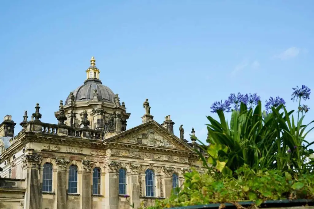 Statues on the Castle Howard house roof